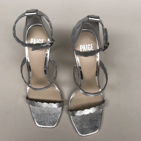 Paige silver leather scalloped heel NWOB - Picture 2 of 5